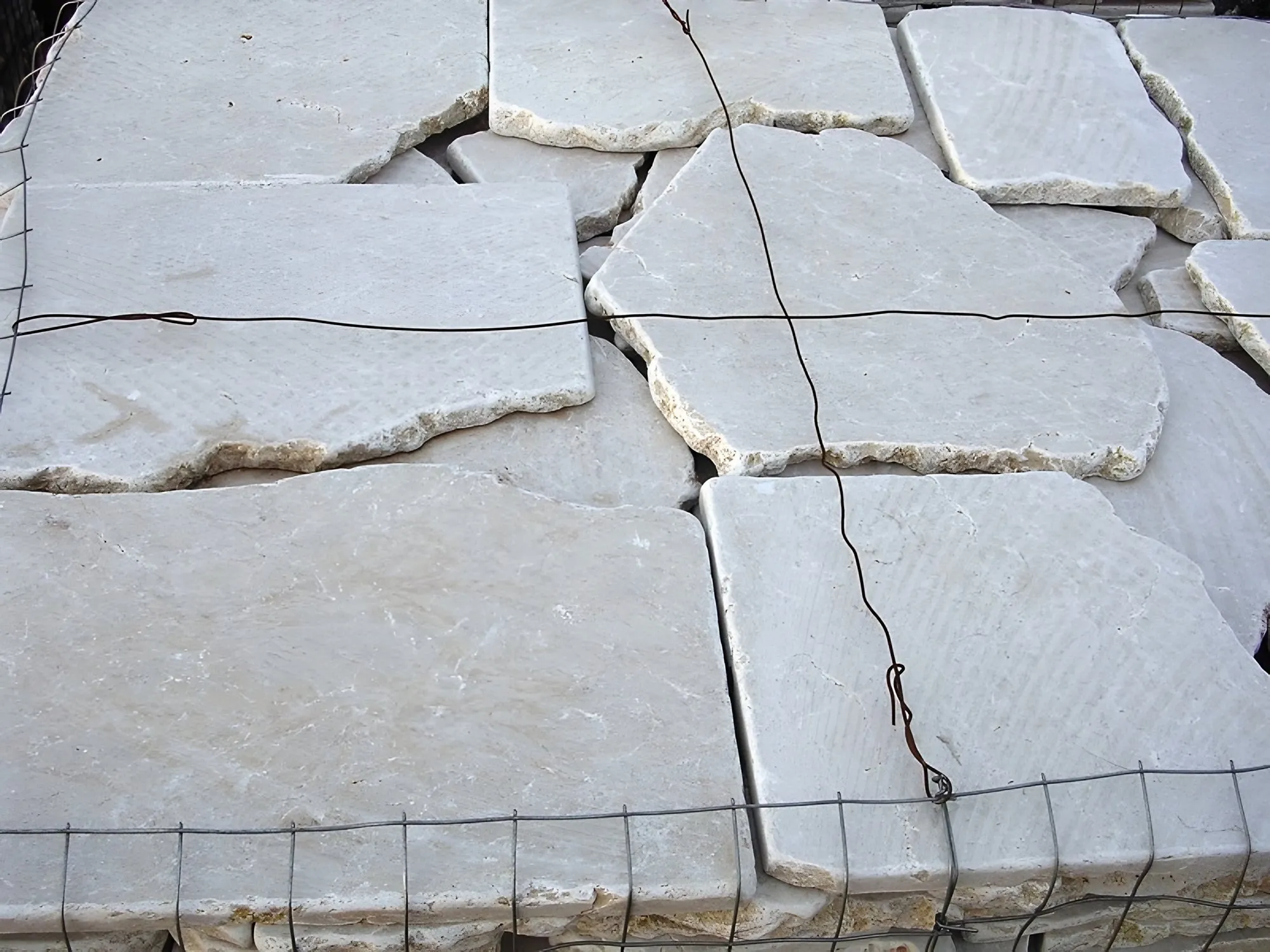 Cocciame anticato di Trani opus incertum per pavimentazioni