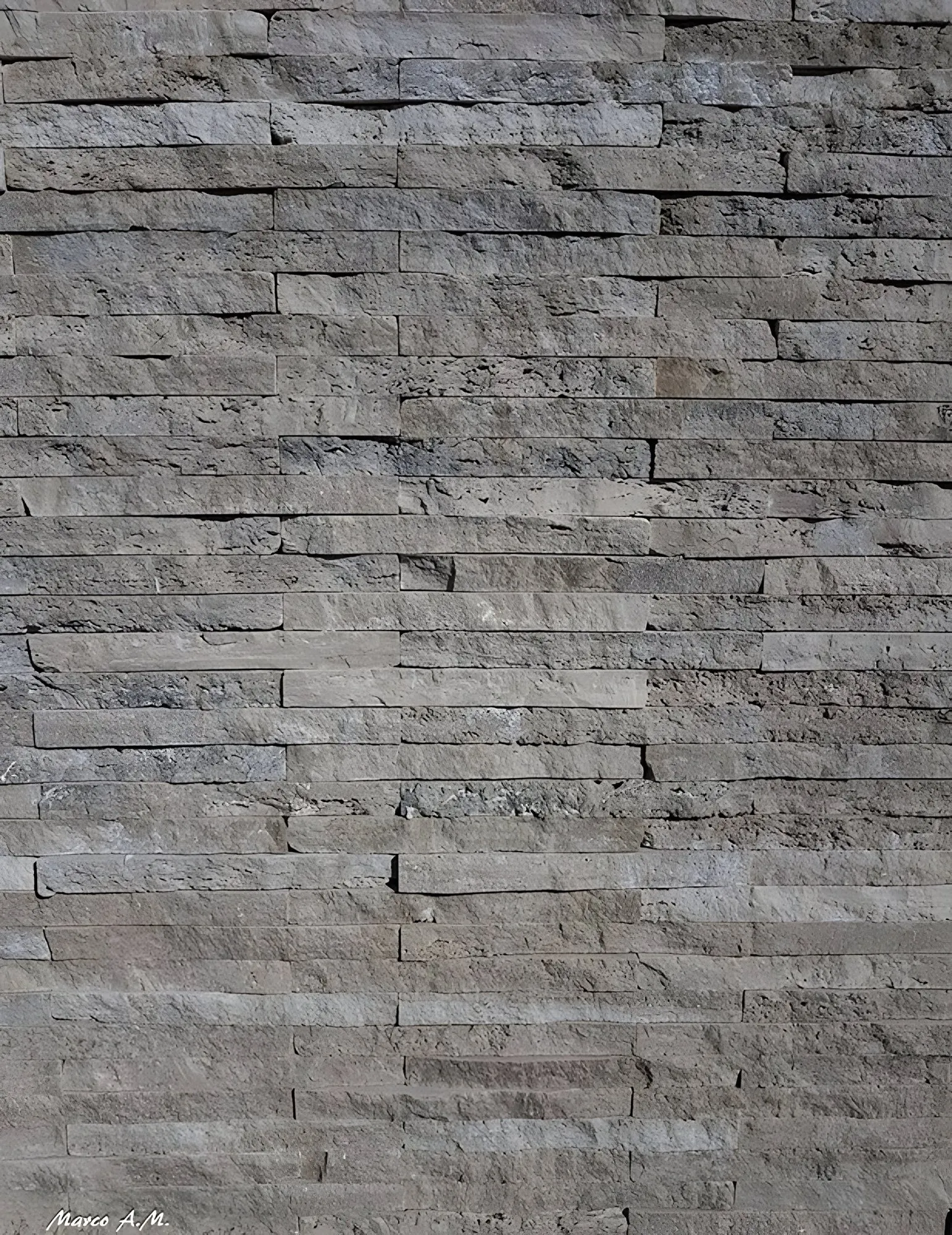 Listelli in travertino rifilati sui 4 lati