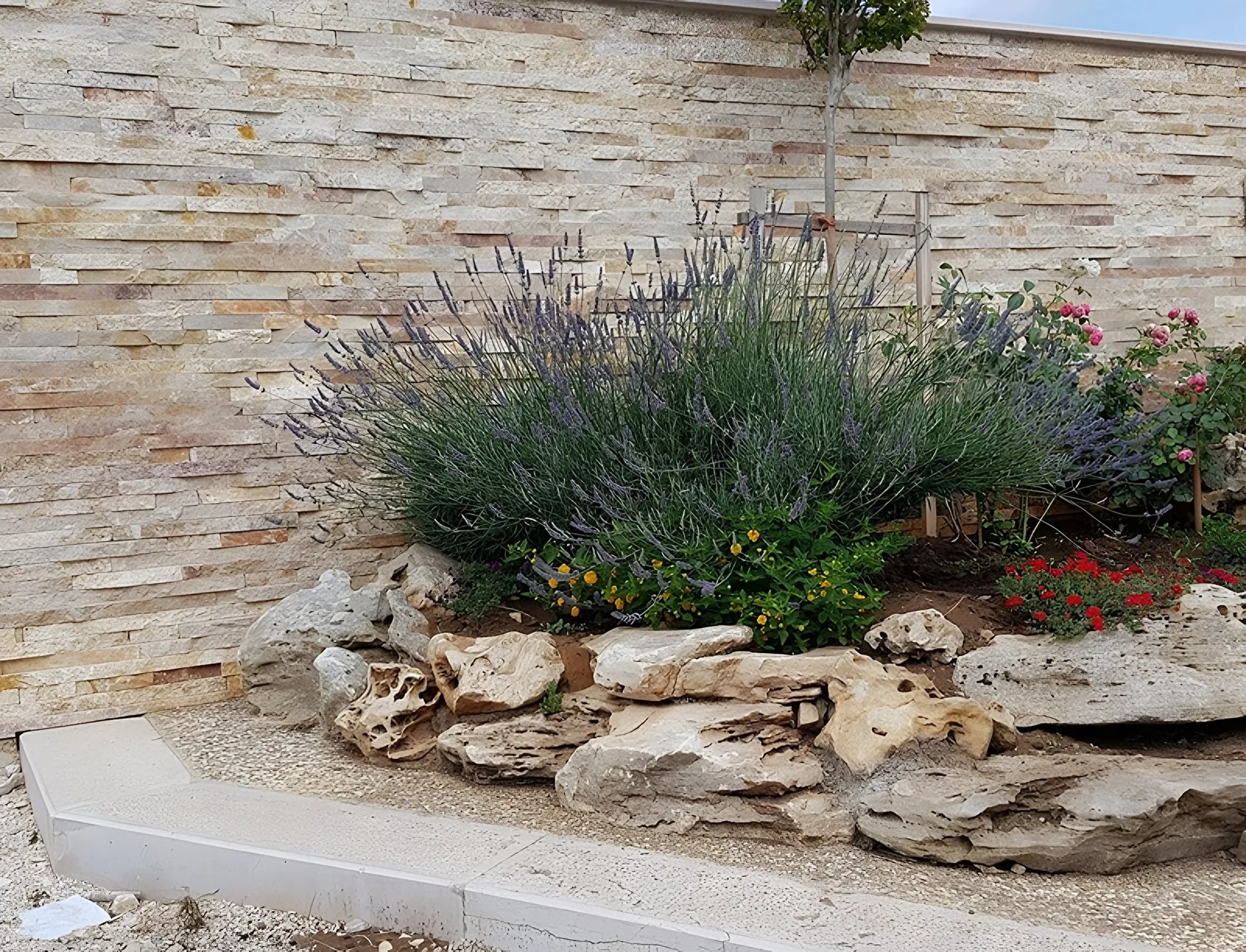 Plaquettes sciées en extérieur, h. 6 cm