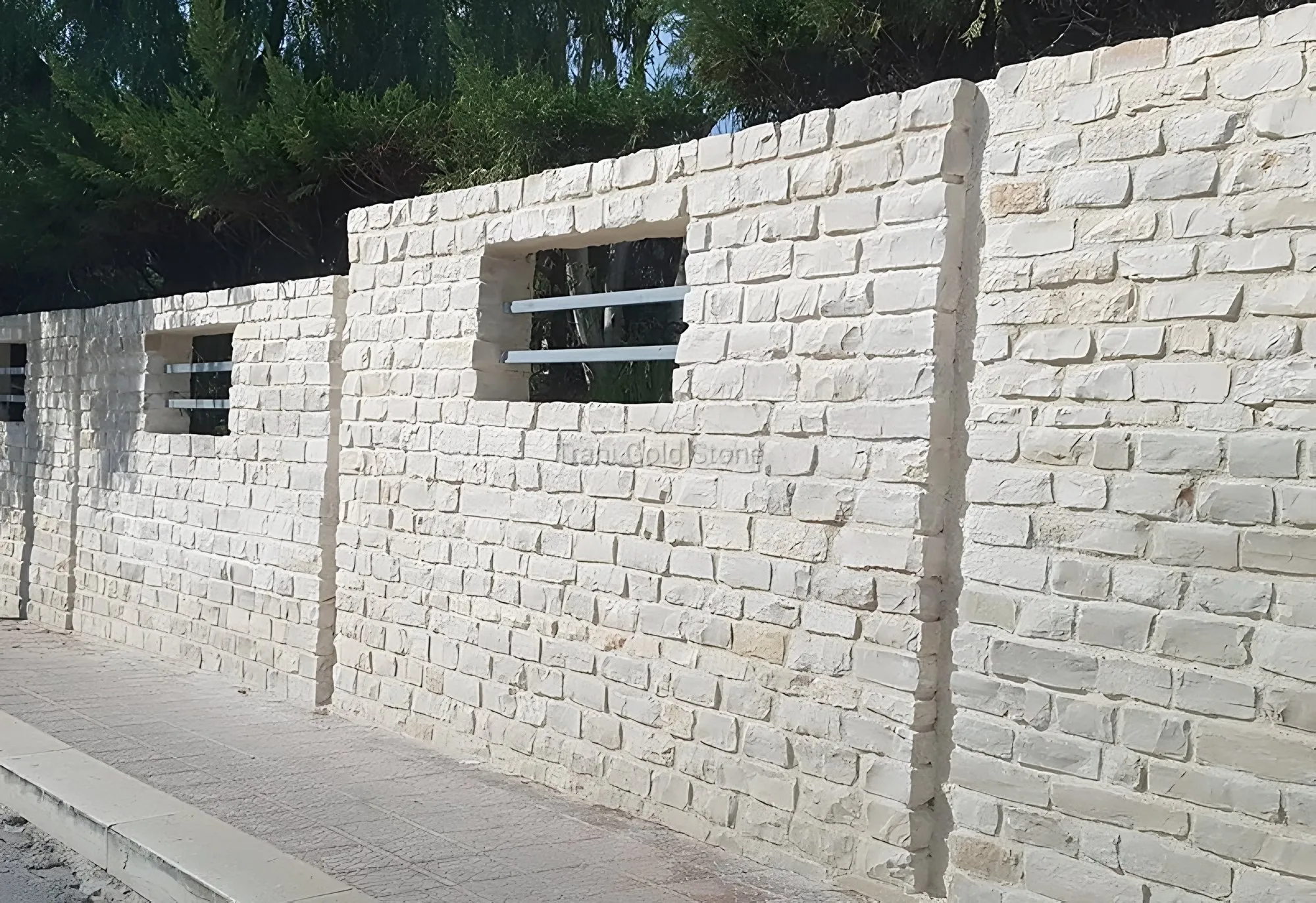Listelli tranciati in pietra di Trani
