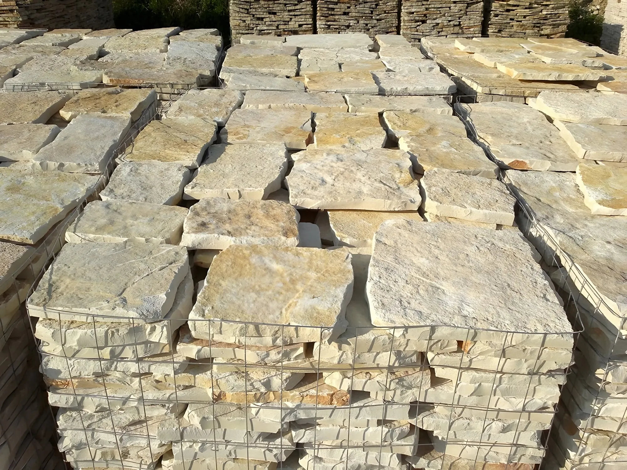 Pavimenti Retrosegati in pietra di Trani per pavimentazioni e rivestimenti