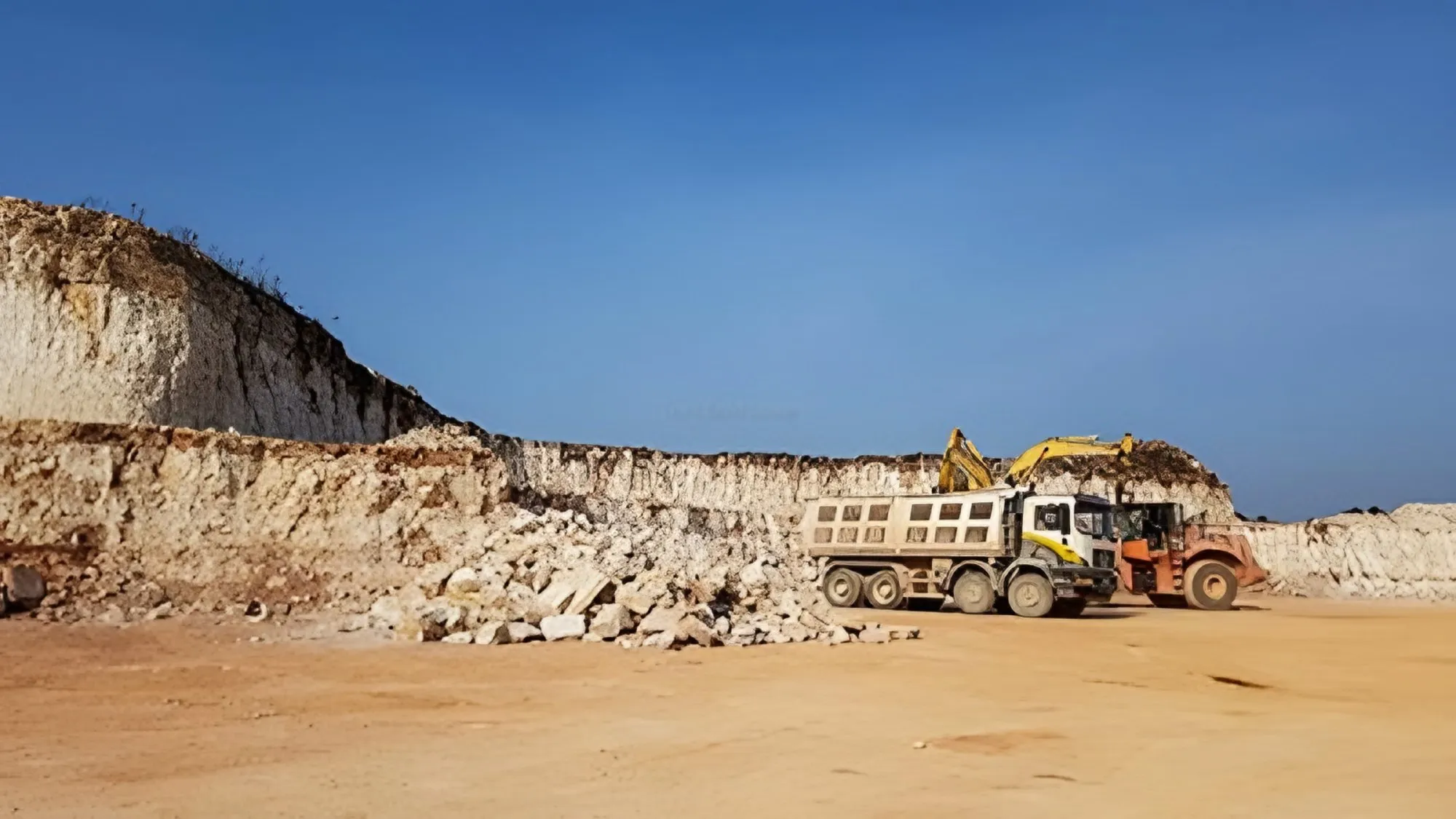 Blocchi di pietra di Trani in cava
