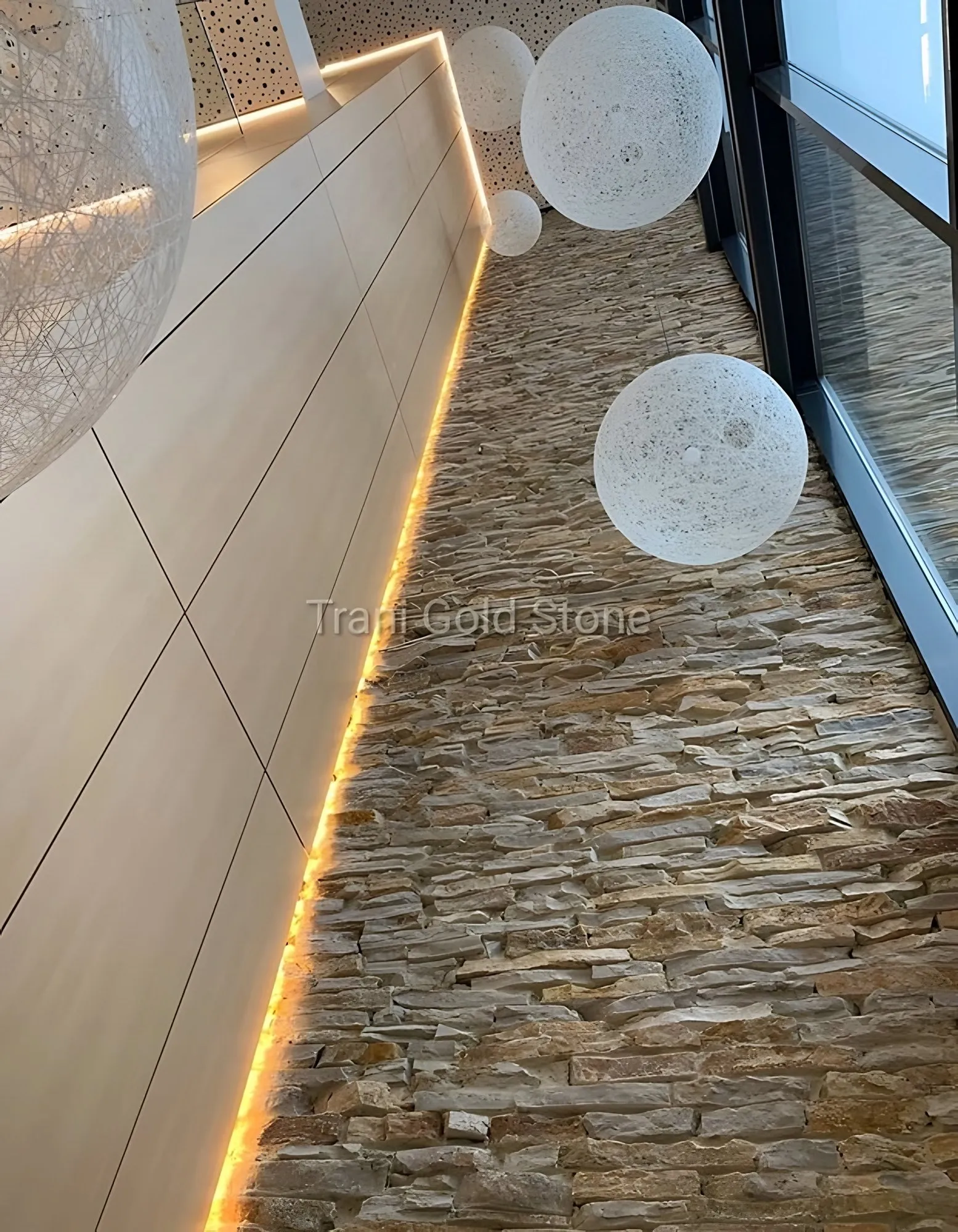 Rivestimento a opera incerta di Trani