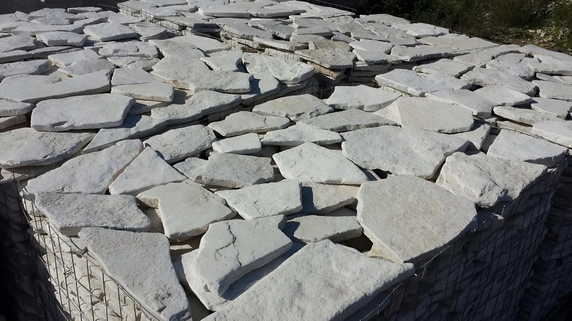 Scorza anticata di Trani per rivestimenti e pavimentazioni