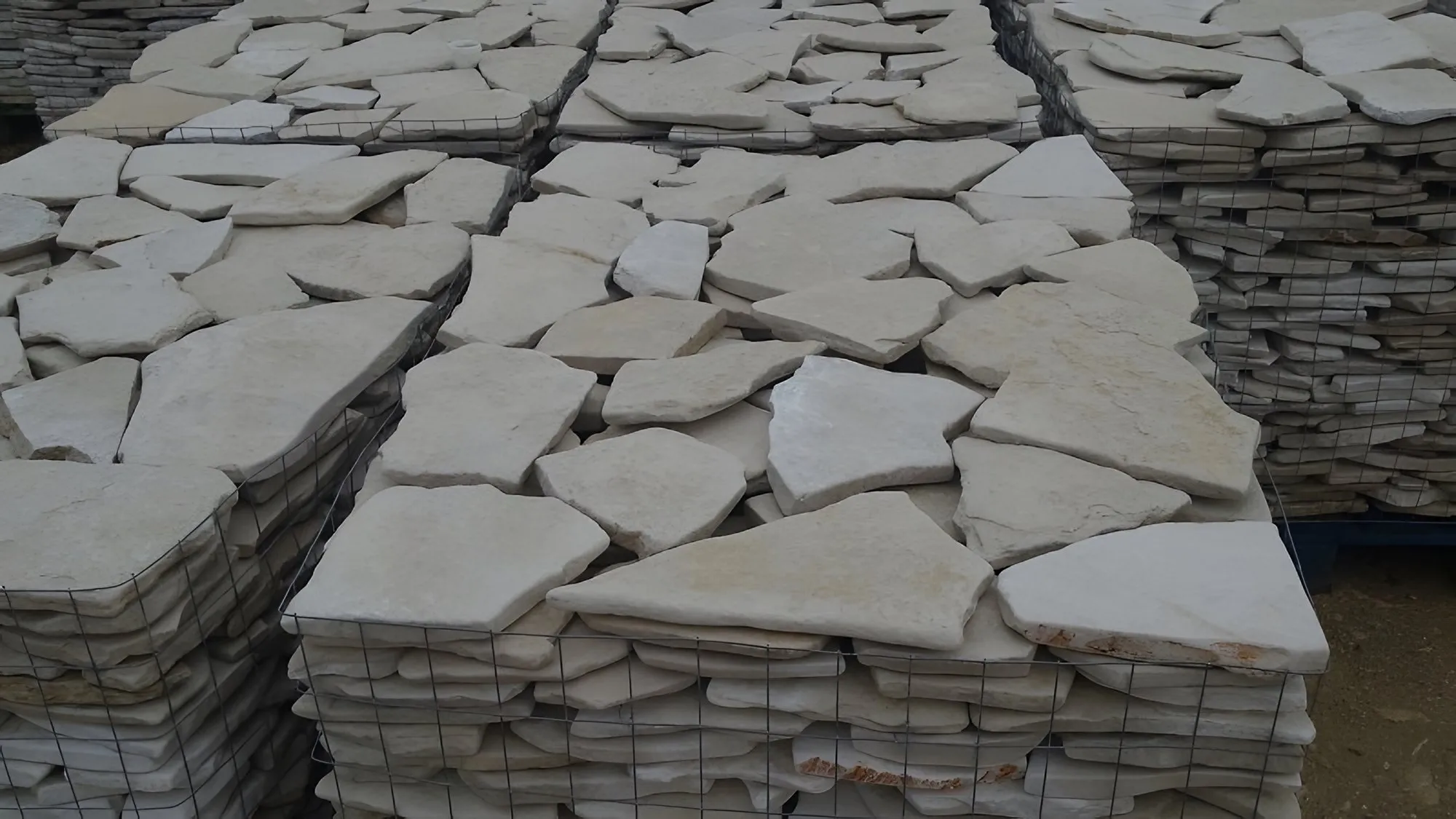 Scorza Anticata di Trani opus incertum per rivestimento e pavimentazioni
